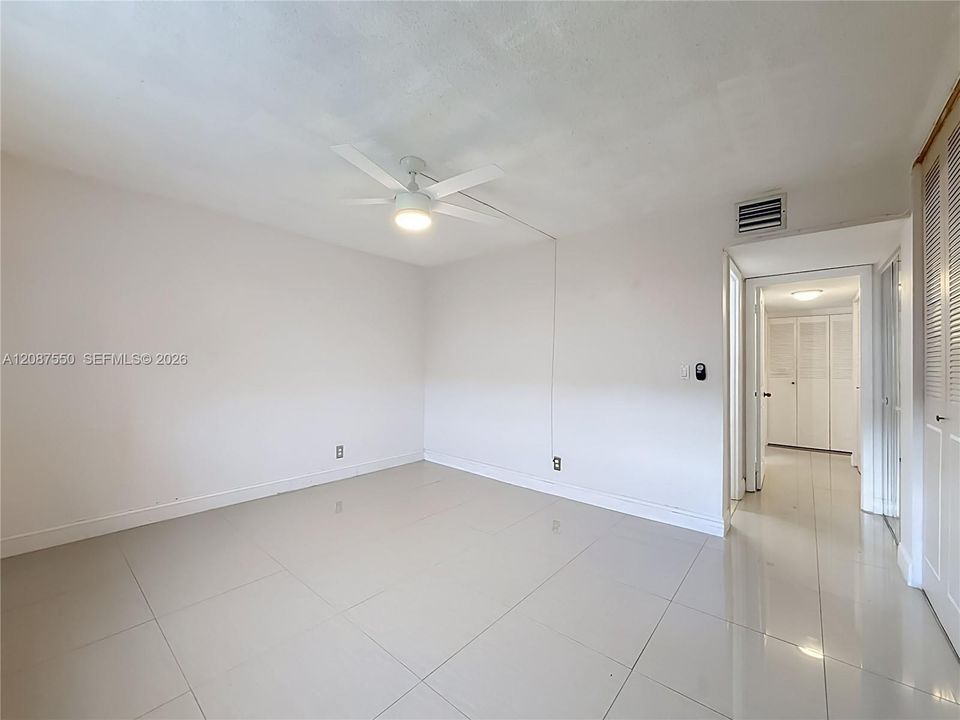 En Venta: $220,000 (2 camas, 2 baños, 840 Pies cuadrados)