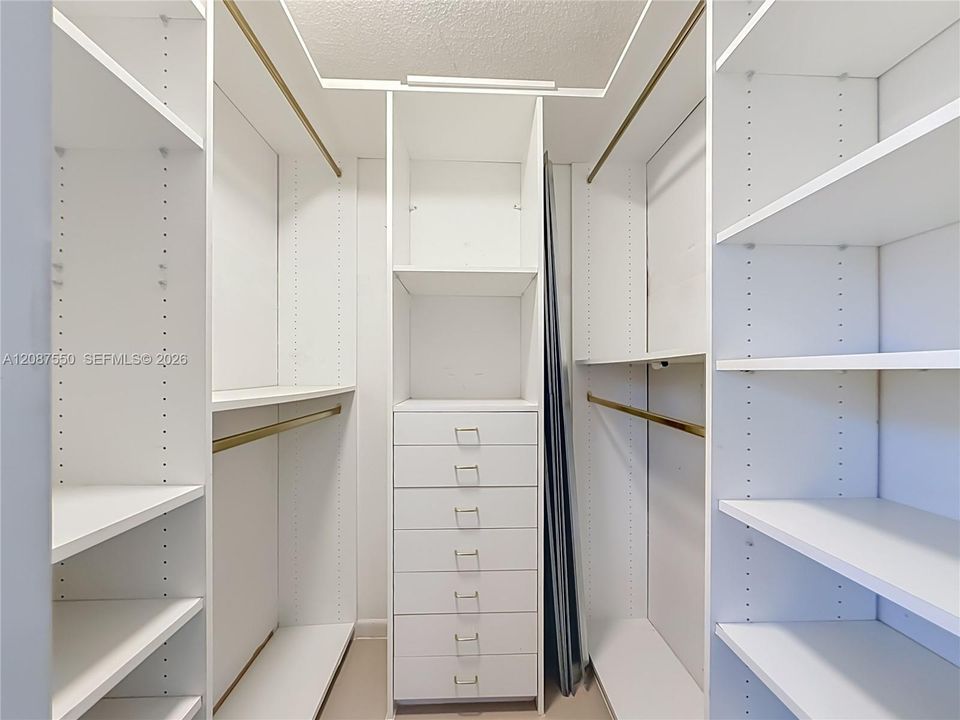 En Venta: $220,000 (2 camas, 2 baños, 840 Pies cuadrados)