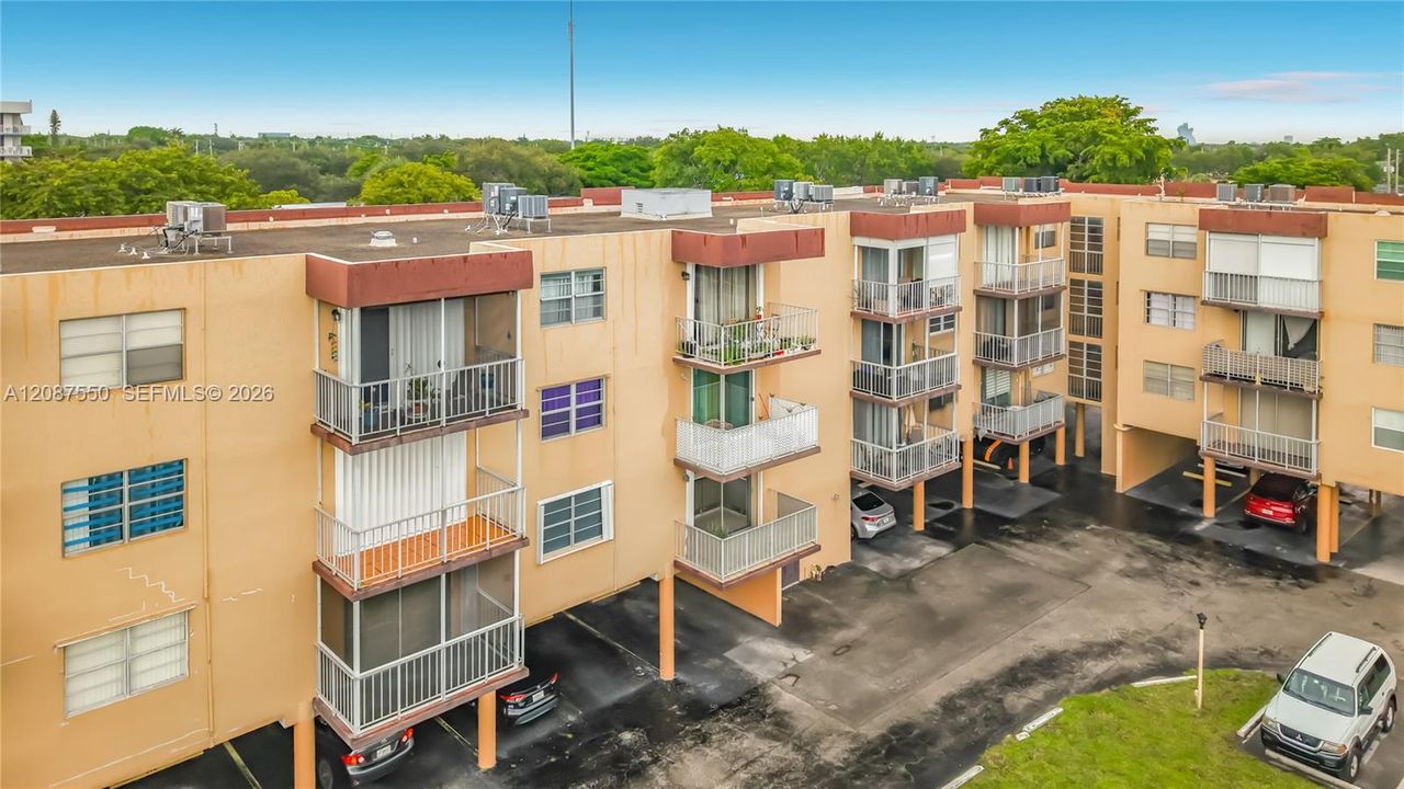 En Venta: $220,000 (2 camas, 2 baños, 840 Pies cuadrados)