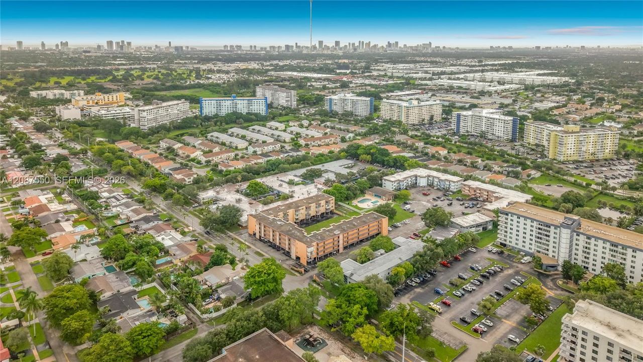 En Venta: $220,000 (2 camas, 2 baños, 840 Pies cuadrados)