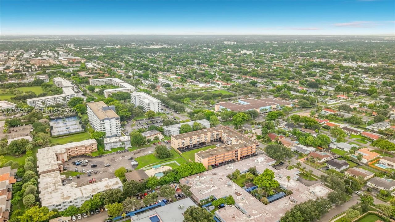 En Venta: $220,000 (2 camas, 2 baños, 840 Pies cuadrados)