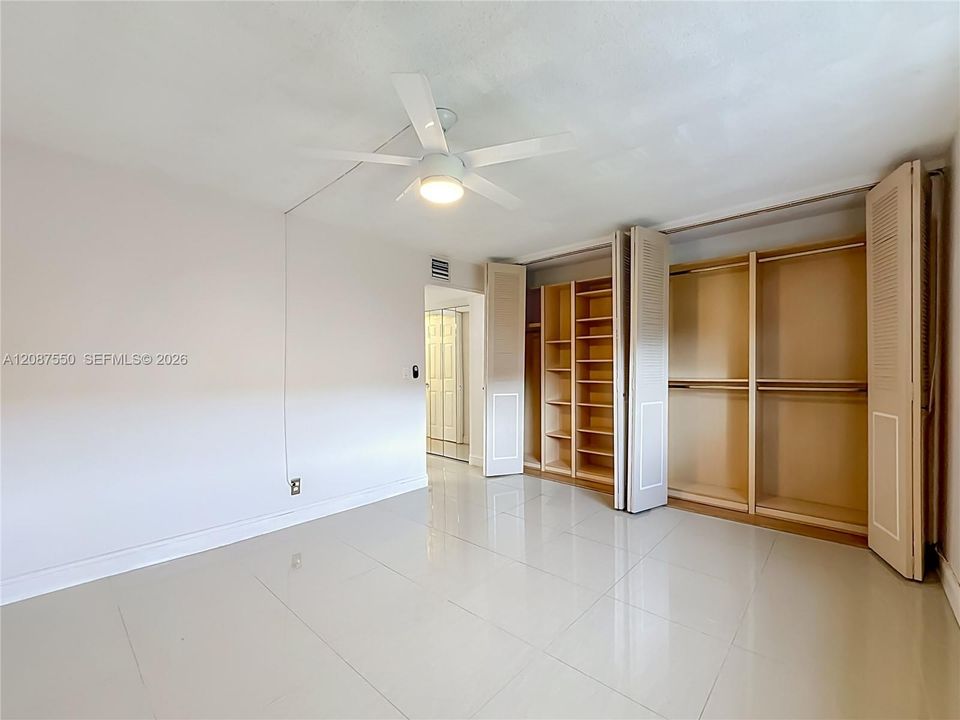 En Venta: $220,000 (2 camas, 2 baños, 840 Pies cuadrados)