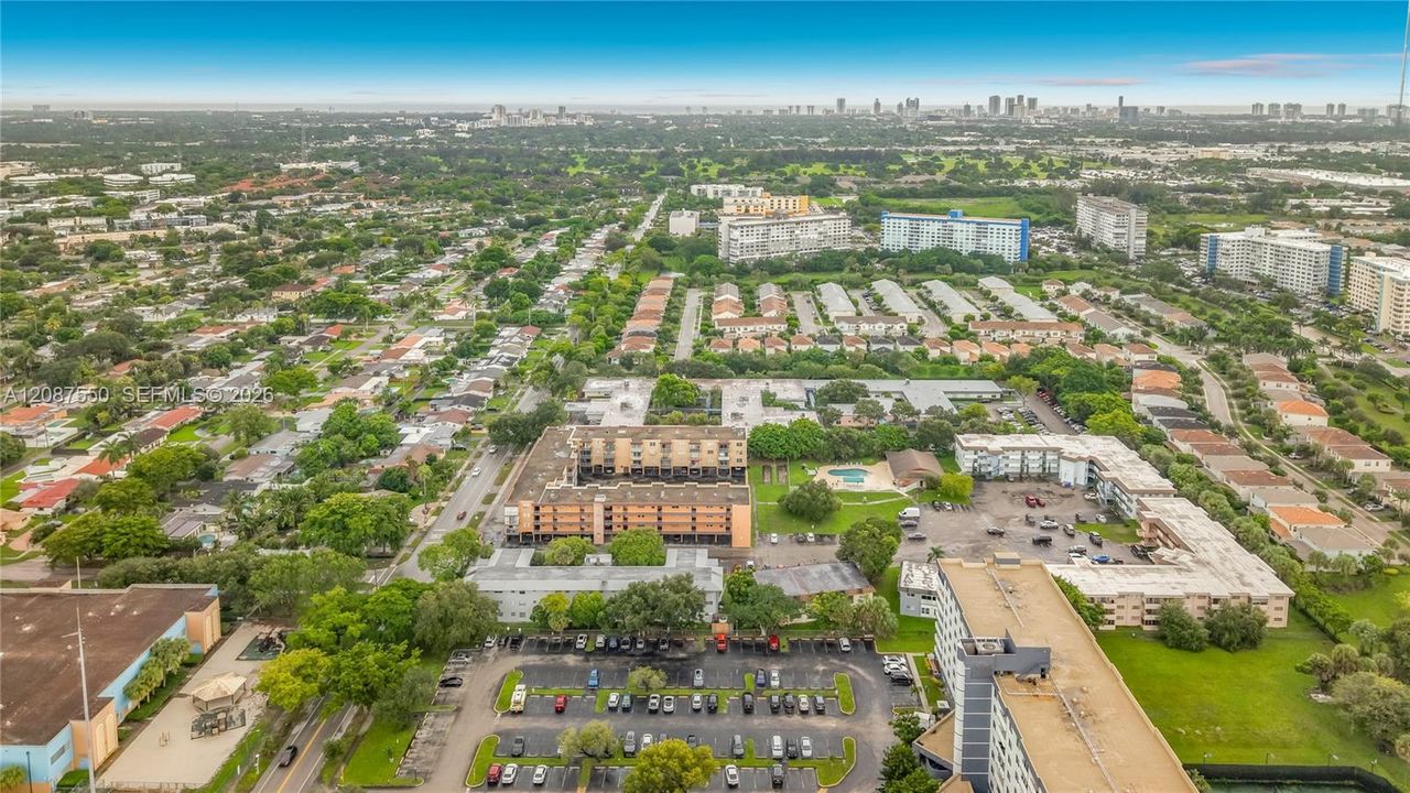 En Venta: $220,000 (2 camas, 2 baños, 840 Pies cuadrados)