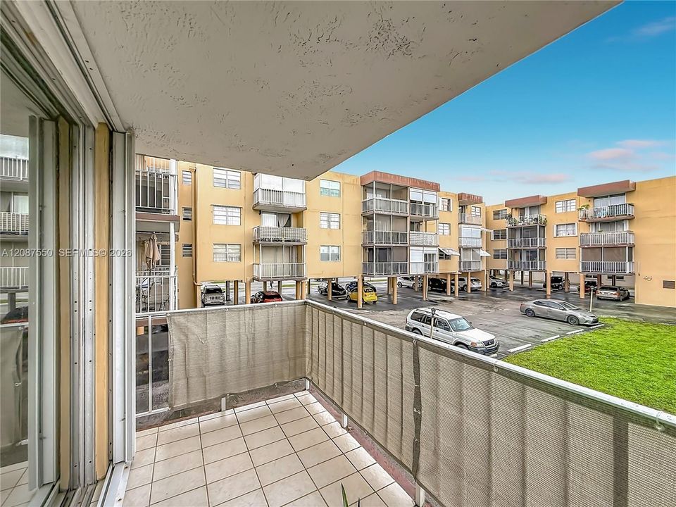 En Venta: $220,000 (2 camas, 2 baños, 840 Pies cuadrados)