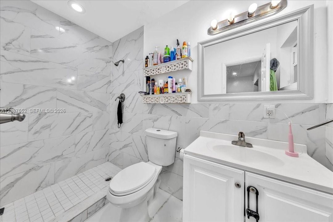 En Venta: $550,000 (3 camas, 2 baños, 1549 Pies cuadrados)