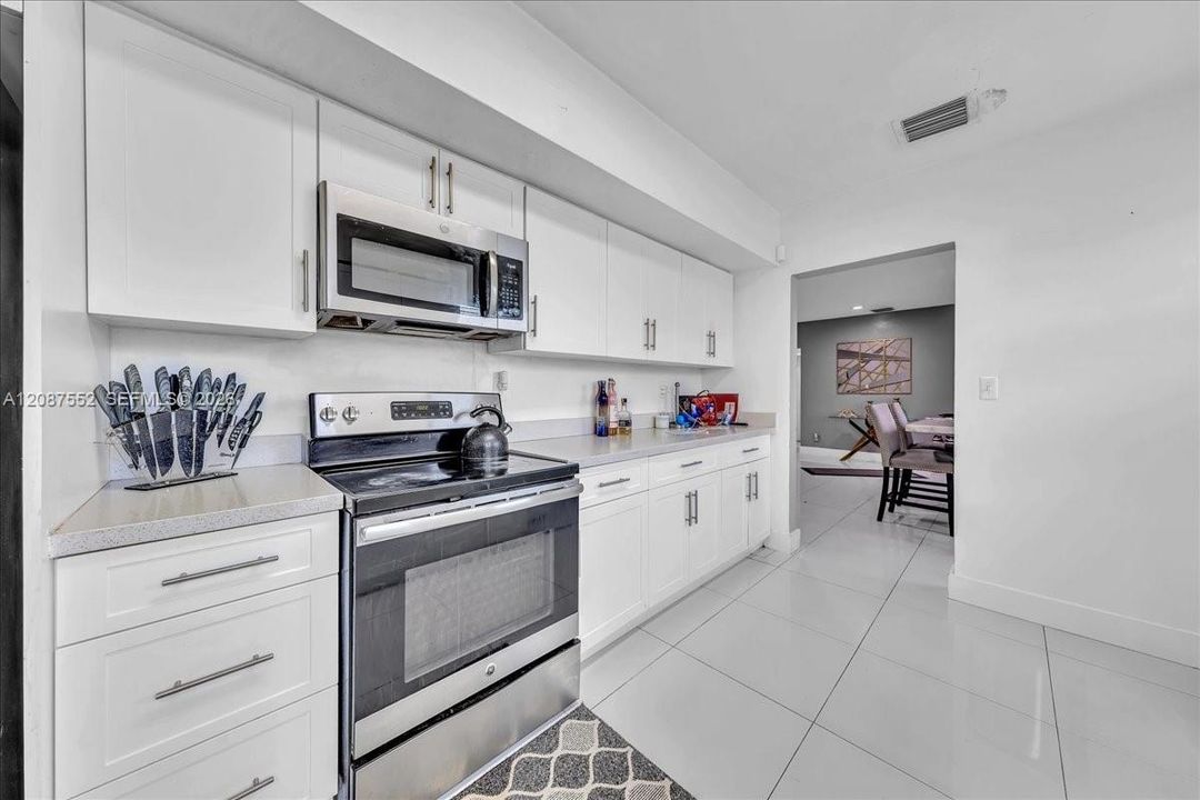 En Venta: $550,000 (3 camas, 2 baños, 1549 Pies cuadrados)