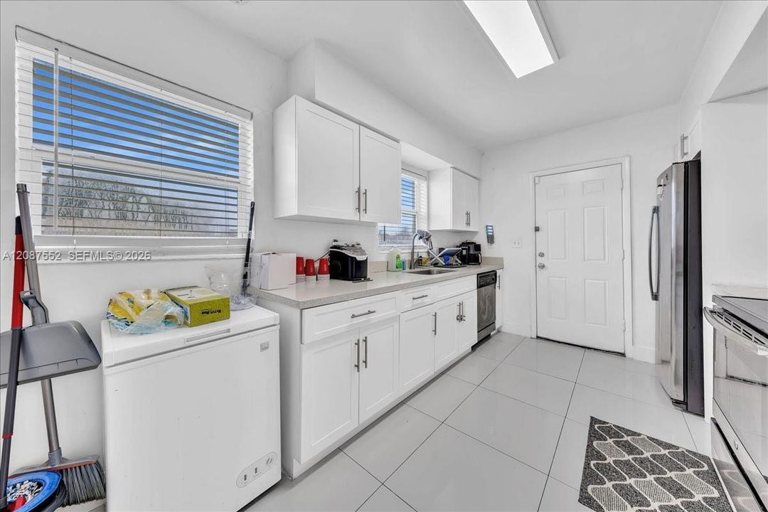 En Venta: $550,000 (3 camas, 2 baños, 1549 Pies cuadrados)
