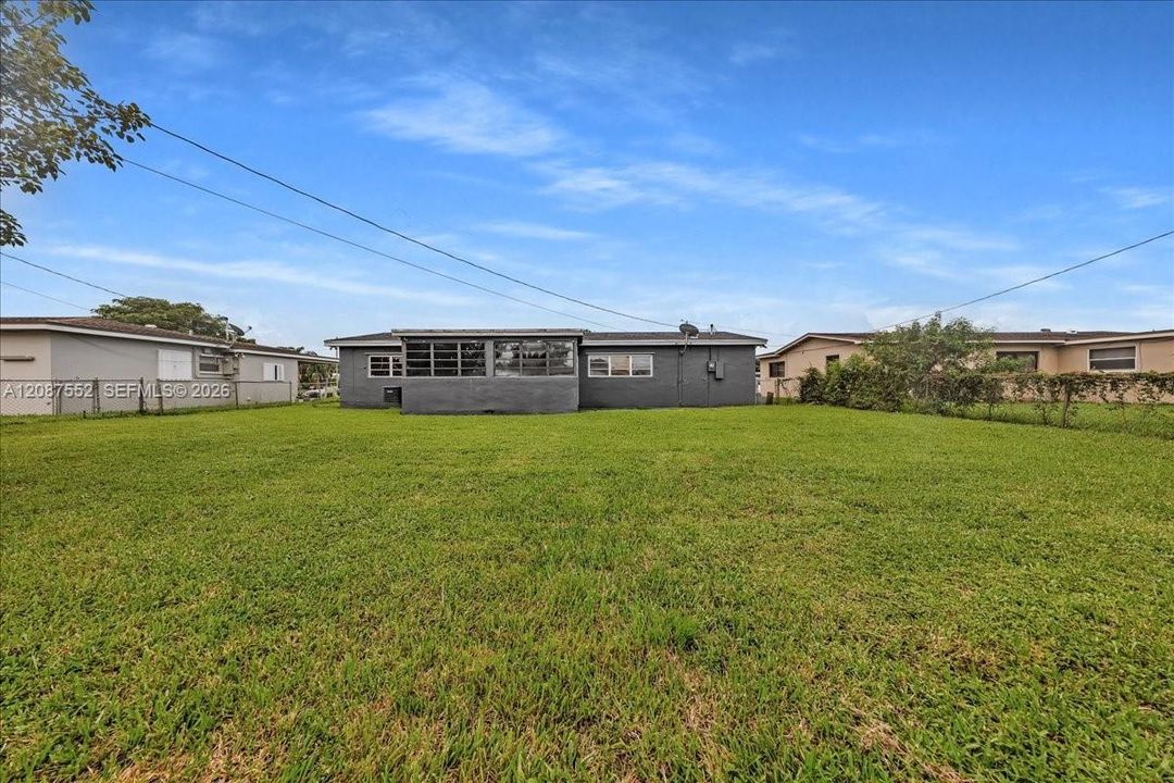 En Venta: $550,000 (3 camas, 2 baños, 1549 Pies cuadrados)