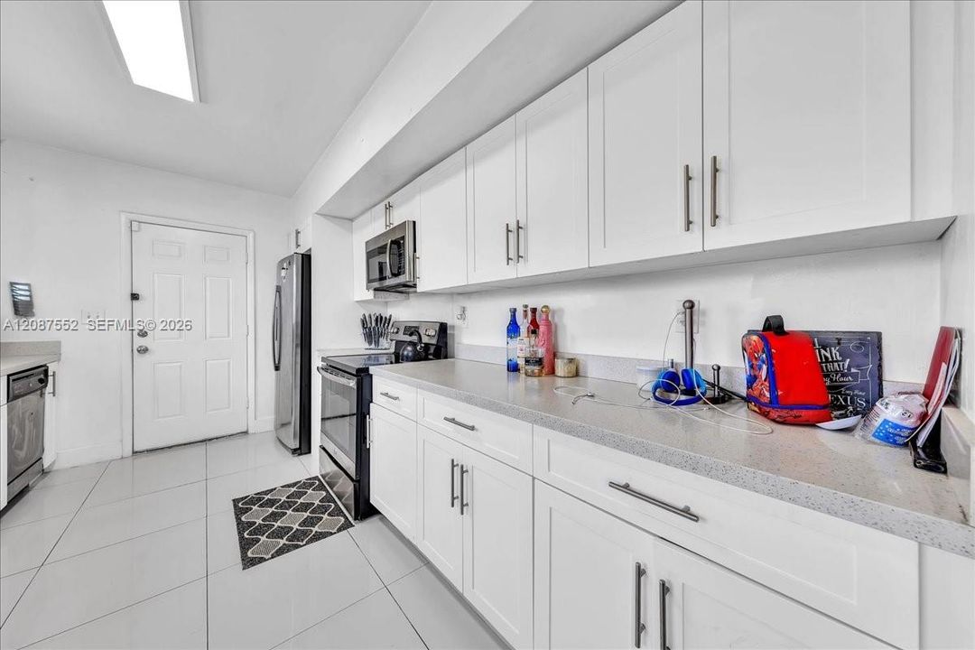 En Venta: $550,000 (3 camas, 2 baños, 1549 Pies cuadrados)