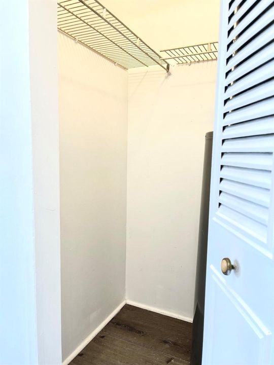 CLOSET