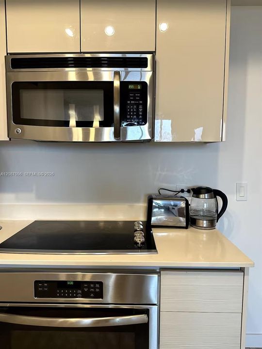 En Venta: $450,000 (2 camas, 2 baños, 1037 Pies cuadrados)