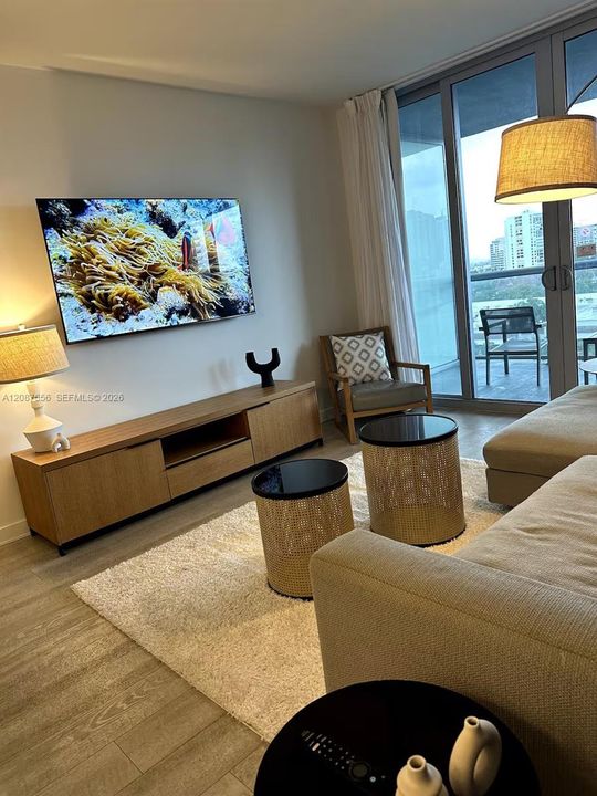 En Venta: $450,000 (2 camas, 2 baños, 1037 Pies cuadrados)