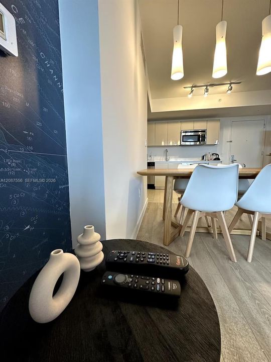 En Venta: $450,000 (2 camas, 2 baños, 1037 Pies cuadrados)