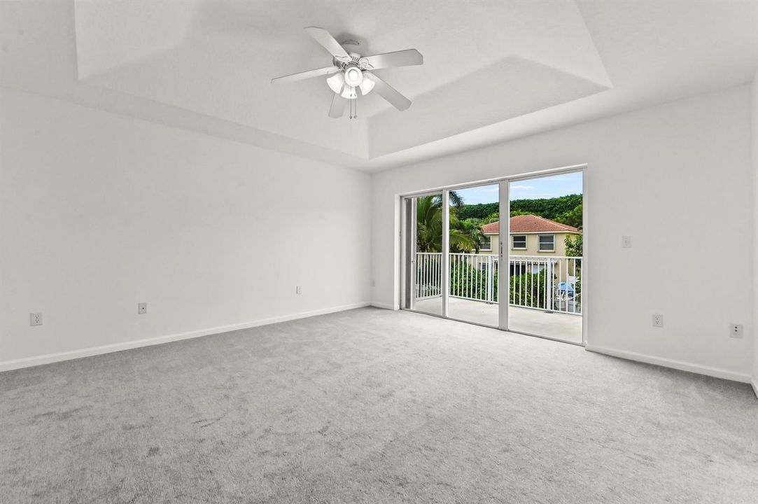 27 Bedroom 01
