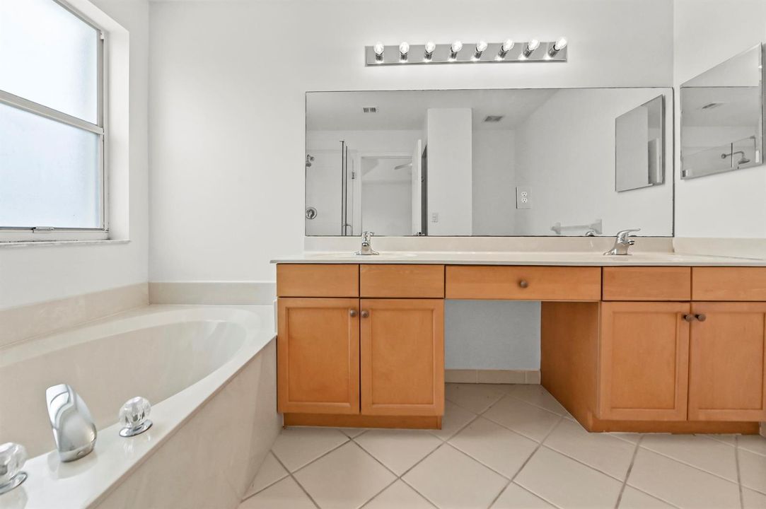 31 Bathroom 01