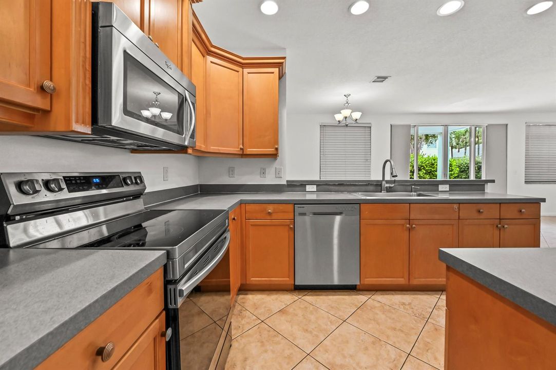 15 Kitchen 02
