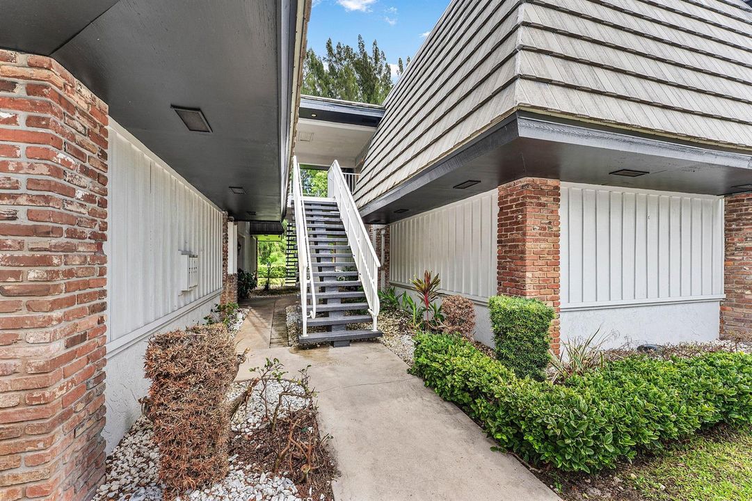 002-408PineTreeCourt-12-Atlantis-FL-3346