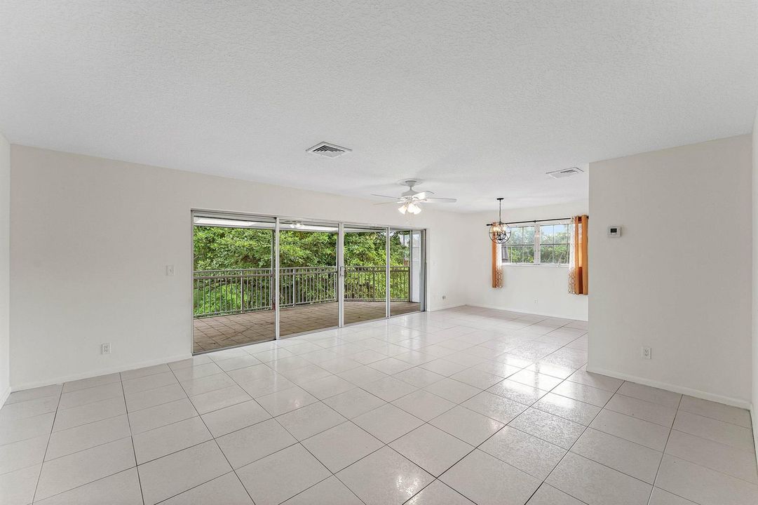 010-408PineTreeCourt-12-Atlantis-FL-3346