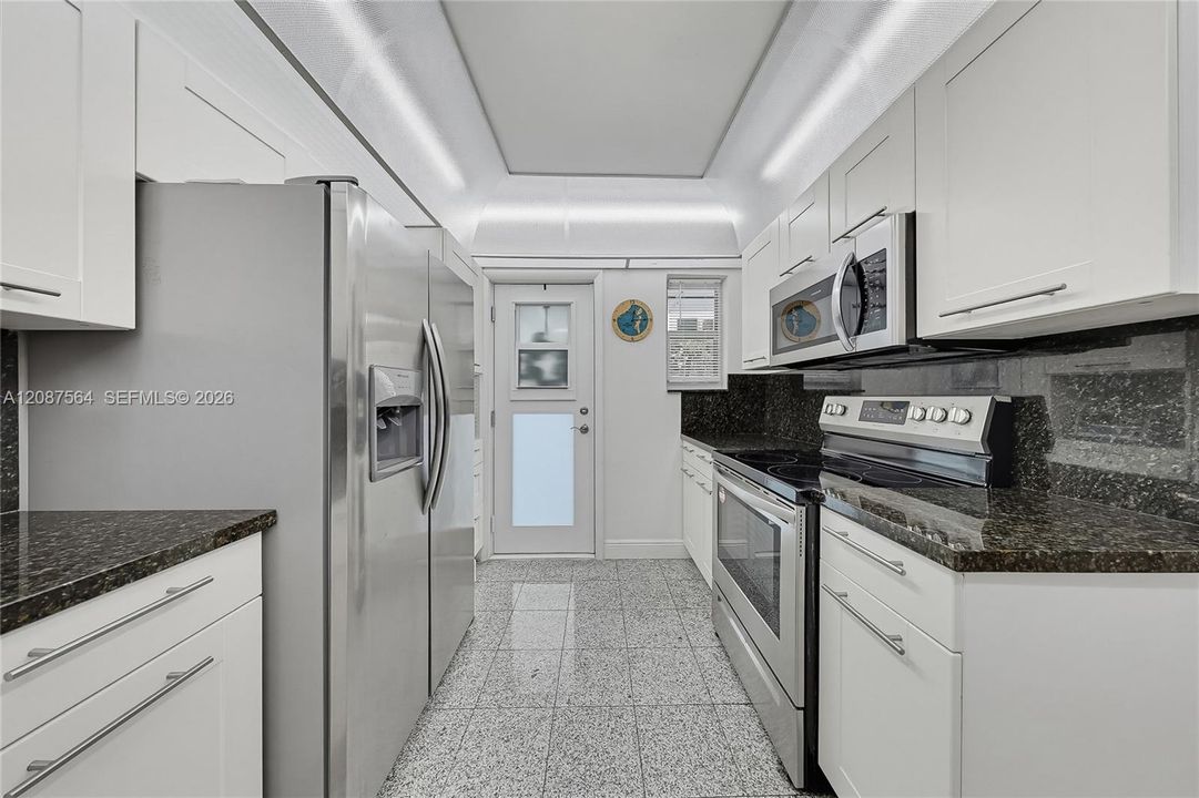 На продажу: $580,000 (2 спален, 2 ванн, 1100 Квадратных фут)