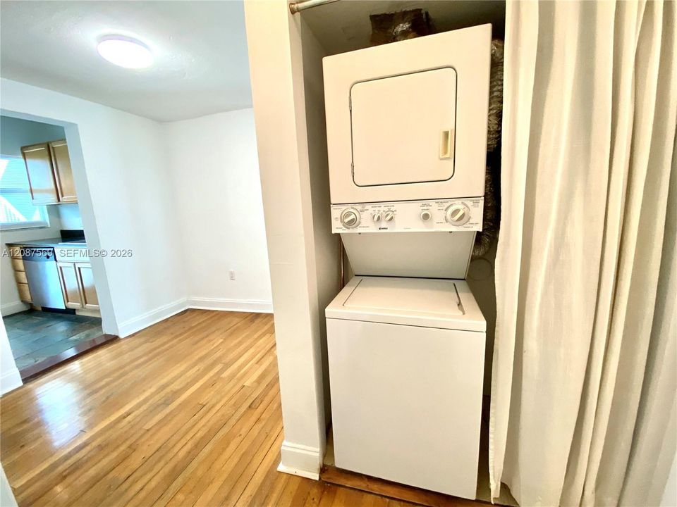 For Rent: $2,000 (1 beds, 1 baths, 549 Square Feet)