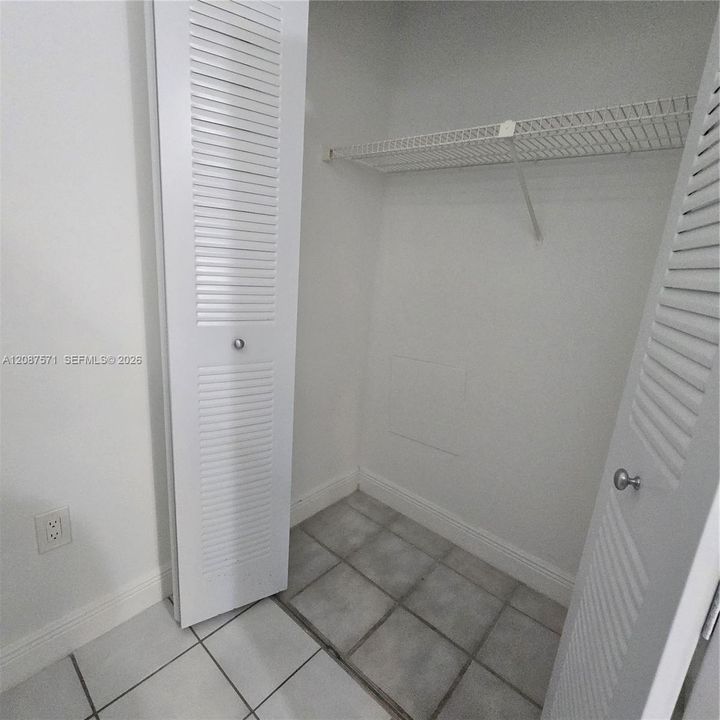На продажу: $220,000 (1 спален, 1 ванн, 813 Квадратных фут)
