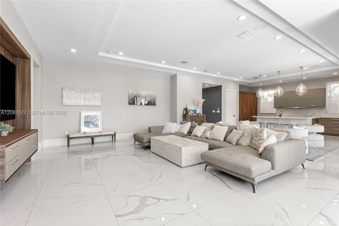 For Rent: $37,500 (5 beds, 3 baths, 4452 Square Feet)