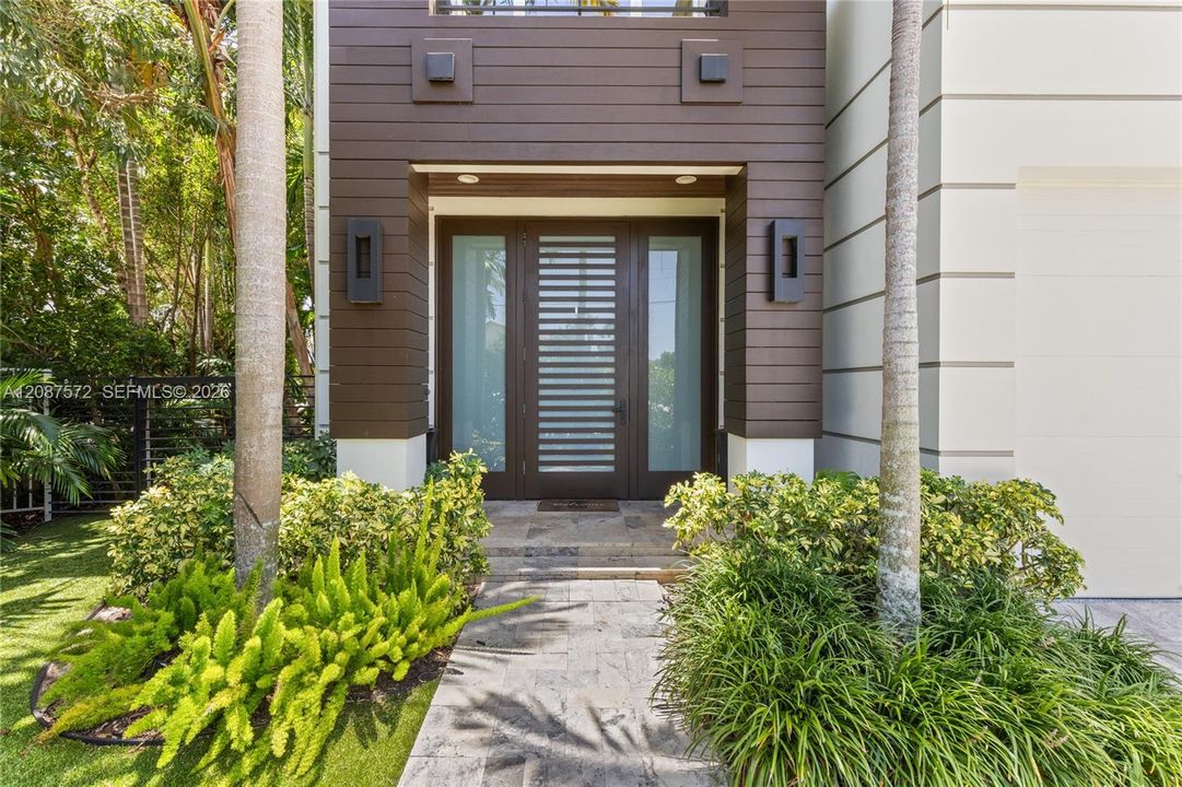 For Rent: $37,500 (5 beds, 3 baths, 4452 Square Feet)