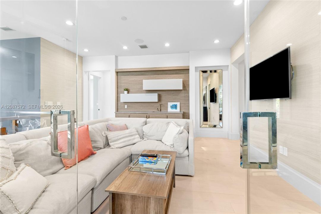 For Rent: $37,500 (5 beds, 3 baths, 4452 Square Feet)