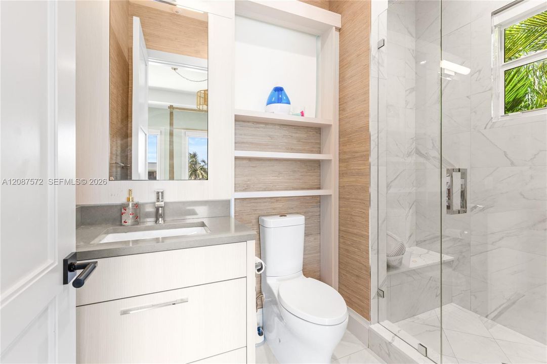 For Rent: $37,500 (5 beds, 3 baths, 4452 Square Feet)