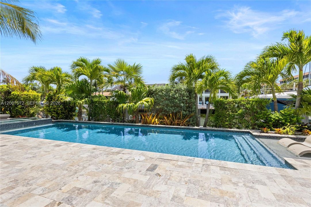 For Rent: $37,500 (5 beds, 3 baths, 4452 Square Feet)