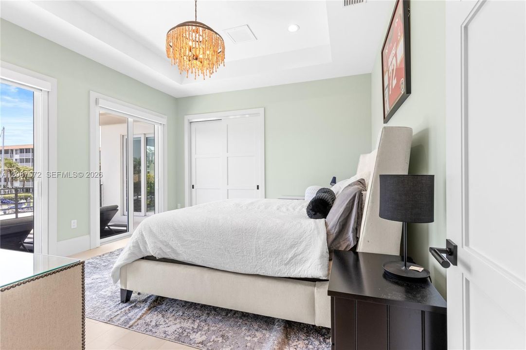 For Rent: $37,500 (5 beds, 3 baths, 4452 Square Feet)