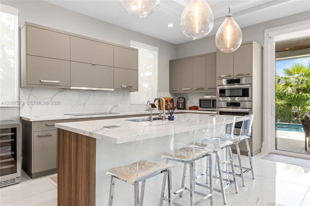 For Rent: $37,500 (5 beds, 3 baths, 4452 Square Feet)