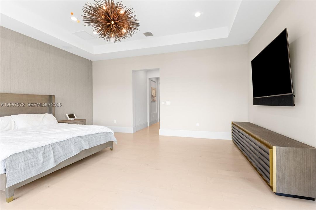 For Rent: $37,500 (5 beds, 3 baths, 4452 Square Feet)