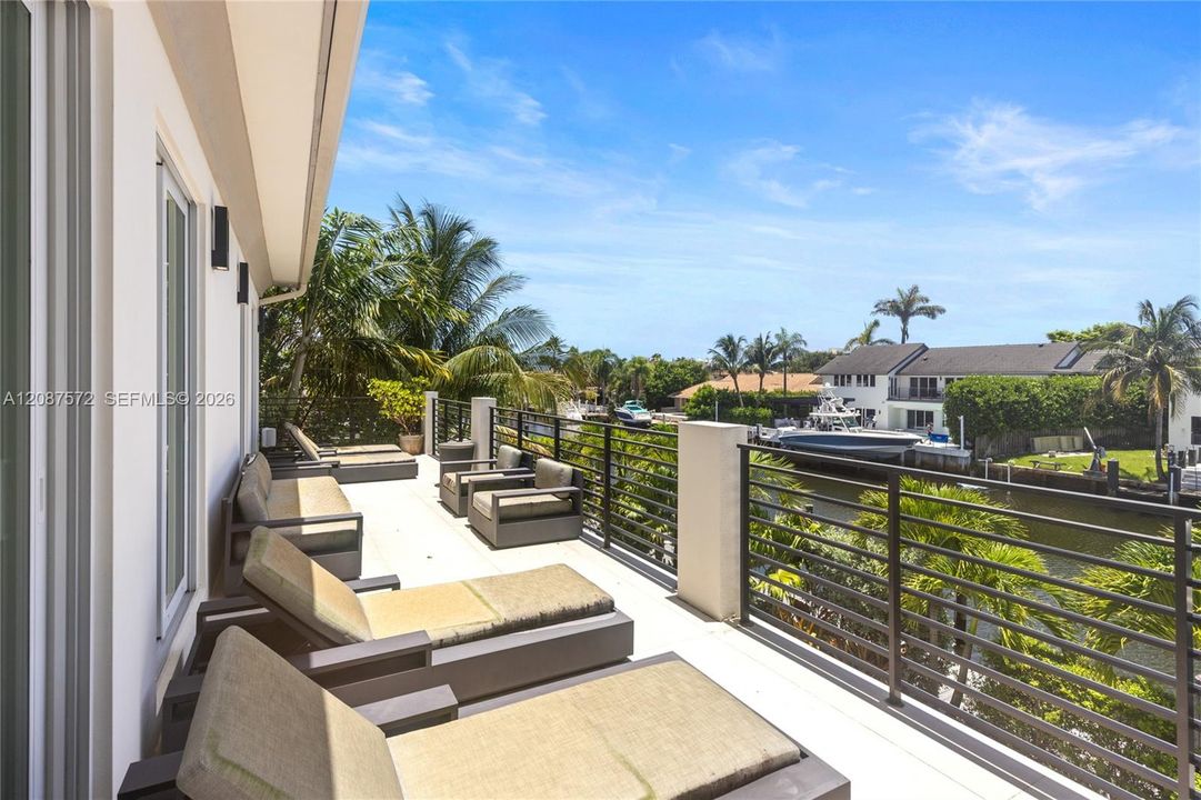 For Rent: $37,500 (5 beds, 3 baths, 4452 Square Feet)