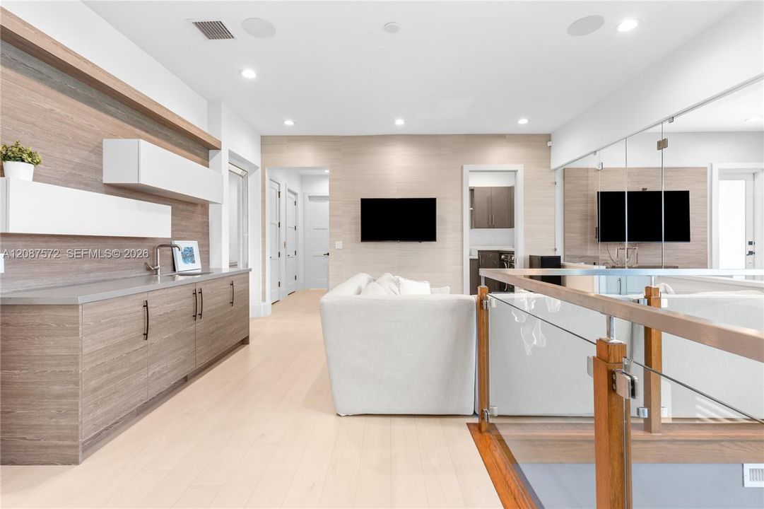 For Rent: $37,500 (5 beds, 3 baths, 4452 Square Feet)