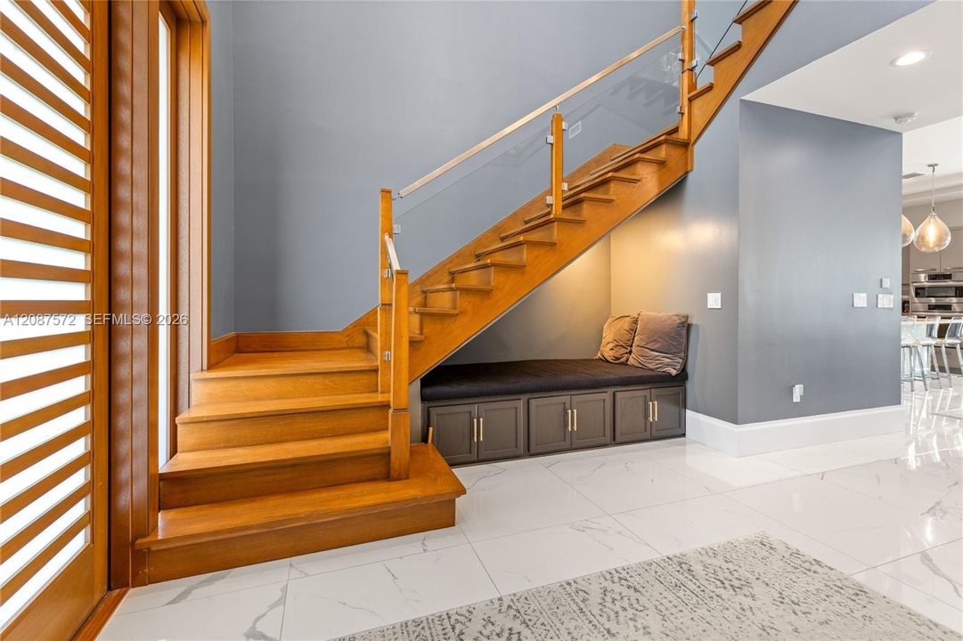 For Rent: $37,500 (5 beds, 3 baths, 4452 Square Feet)