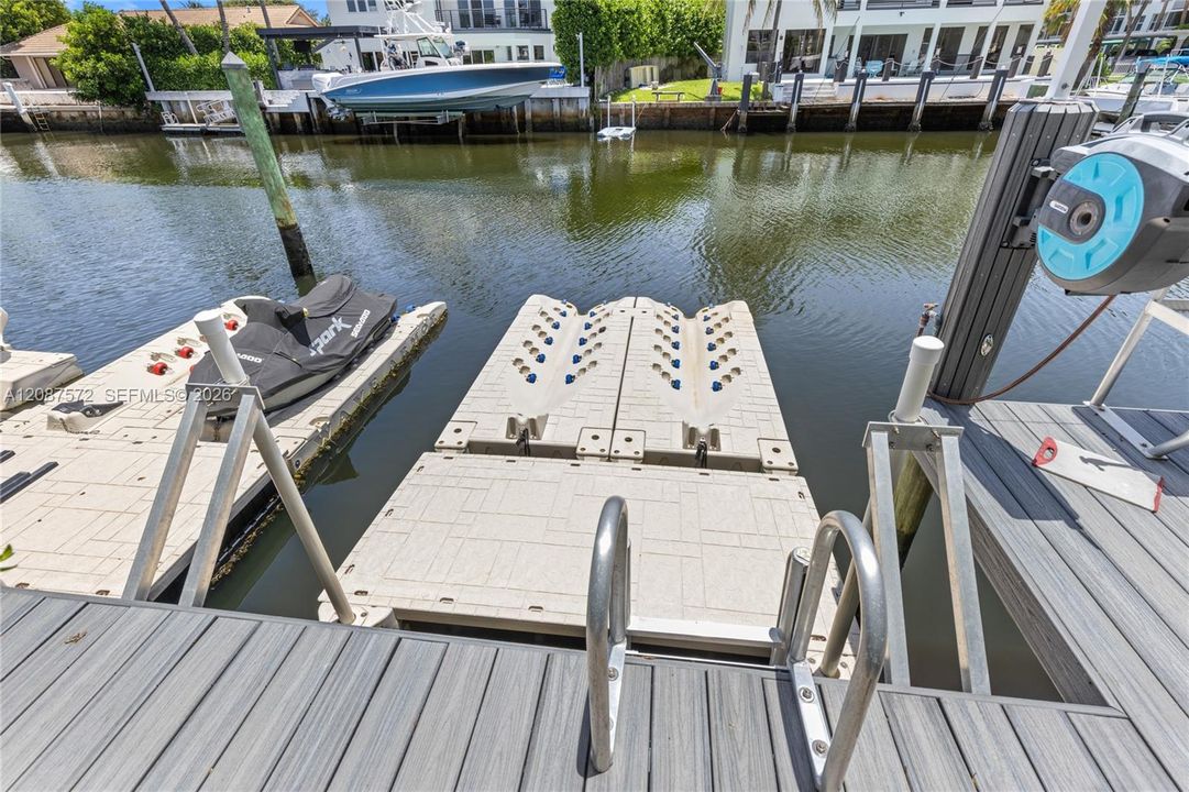 For Rent: $37,500 (5 beds, 3 baths, 4452 Square Feet)