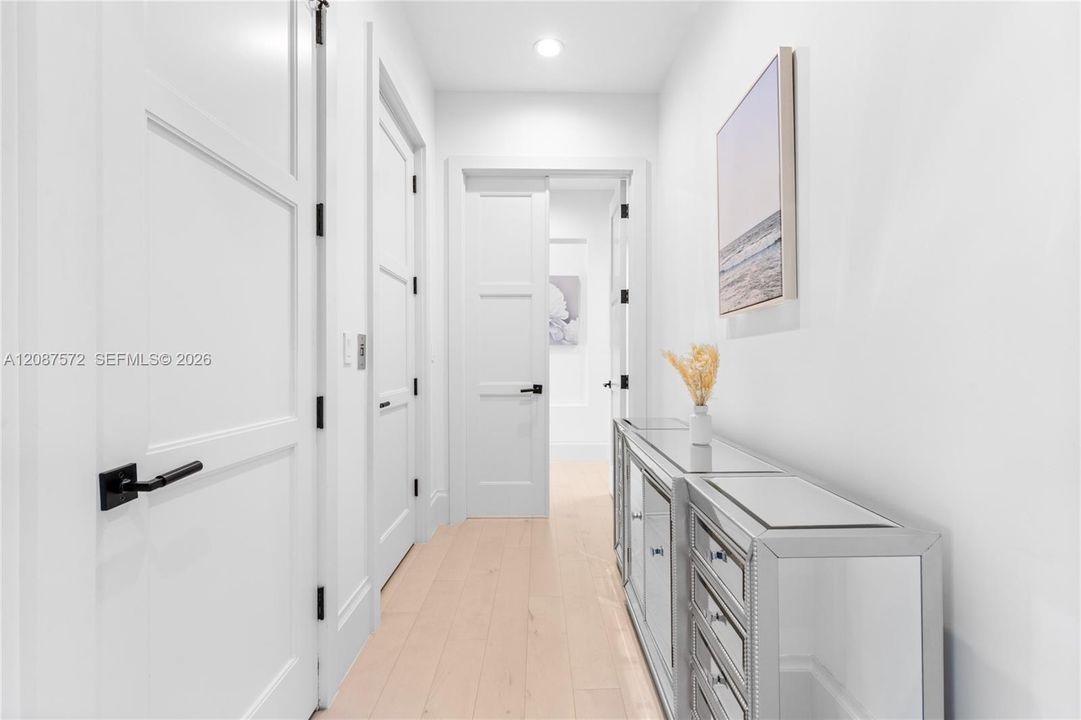 For Rent: $37,500 (5 beds, 3 baths, 4452 Square Feet)