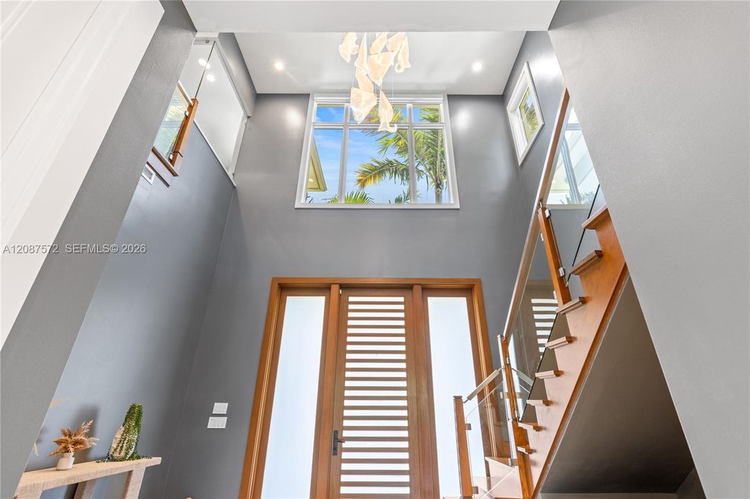 For Rent: $37,500 (5 beds, 3 baths, 4452 Square Feet)