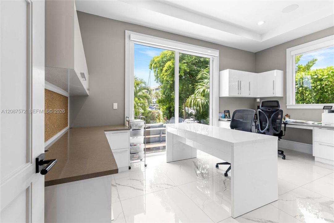 For Rent: $37,500 (5 beds, 3 baths, 4452 Square Feet)