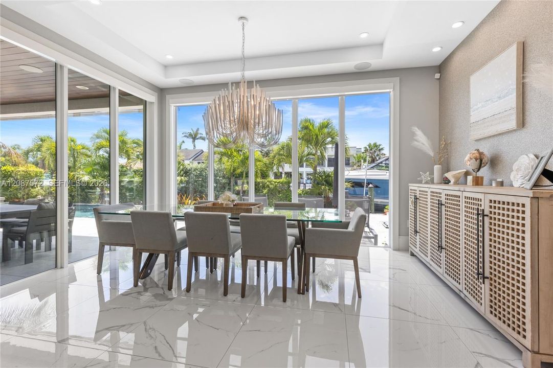 For Rent: $37,500 (5 beds, 3 baths, 4452 Square Feet)