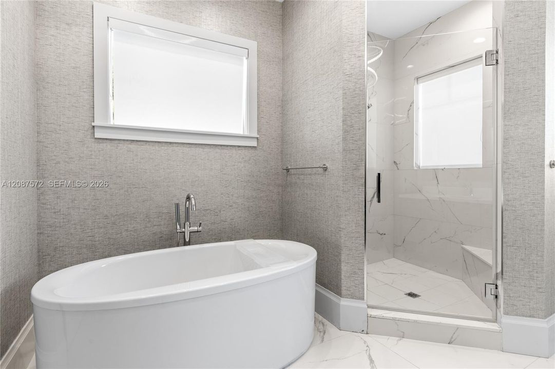 For Rent: $37,500 (5 beds, 3 baths, 4452 Square Feet)
