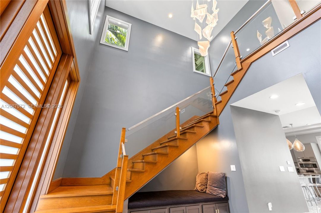 For Rent: $37,500 (5 beds, 3 baths, 4452 Square Feet)
