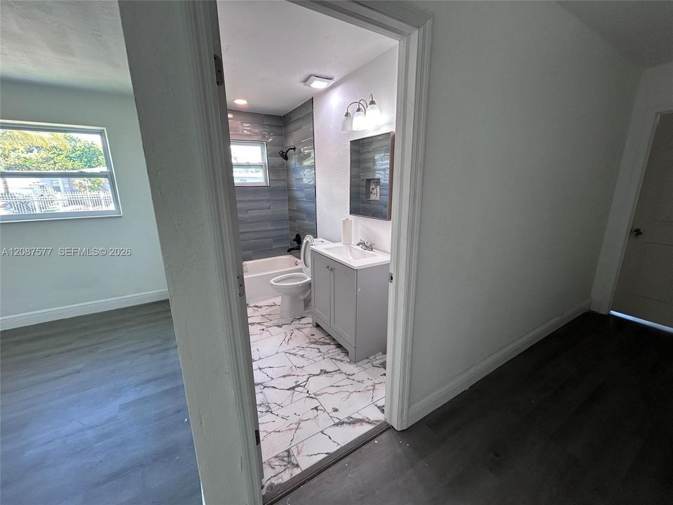 В аренду: $3,500 (4 спален, 2 ванн, 1667 Квадратных фут)