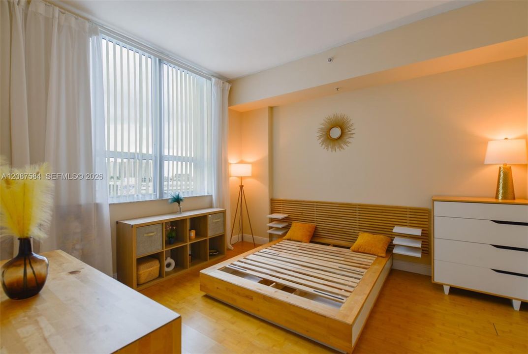 For Rent: $2,700 (1 beds, 1 baths, 775 Square Feet)
