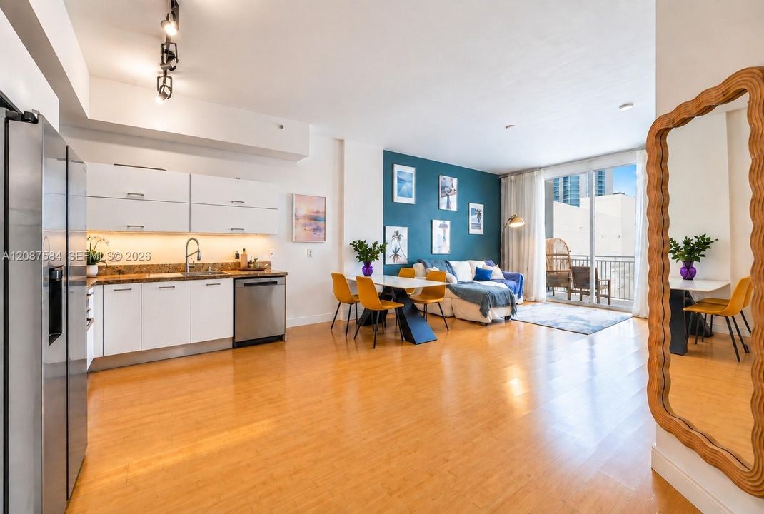 For Rent: $2,700 (1 beds, 1 baths, 775 Square Feet)