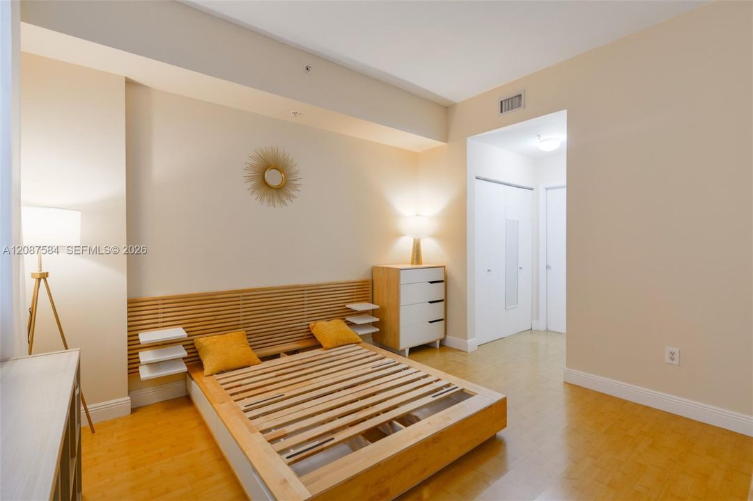 For Rent: $2,700 (1 beds, 1 baths, 775 Square Feet)