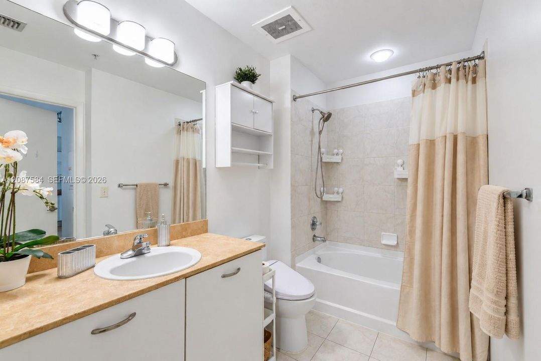 For Rent: $2,700 (1 beds, 1 baths, 775 Square Feet)