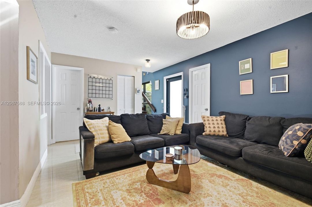 For Sale: $495,000 (3 beds, 2 baths, 1378 Square Feet)