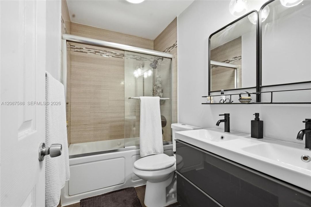 For Sale: $495,000 (3 beds, 2 baths, 1378 Square Feet)